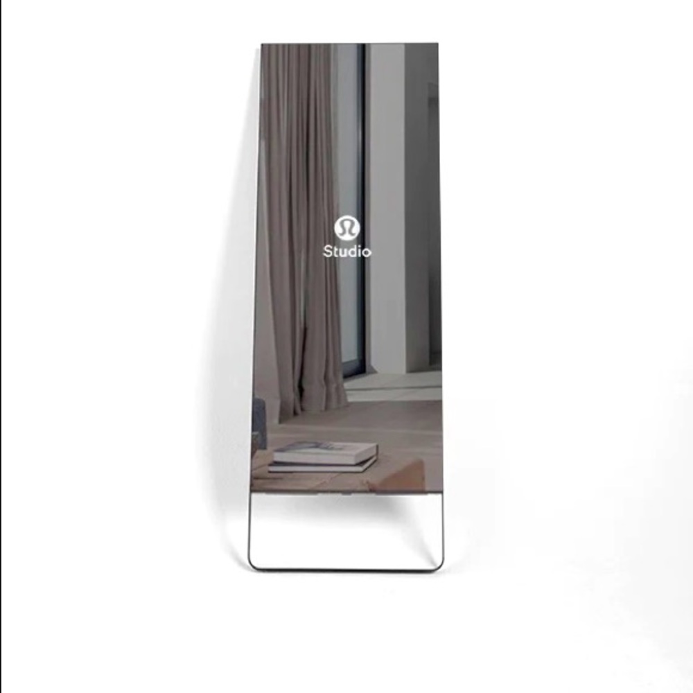 Lululemon Mirror Studio